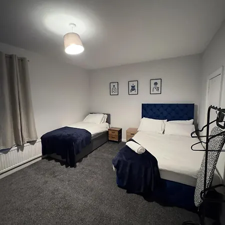 3 Bedroom House Holiday home Birmingham