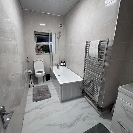 3 Bedroom House Holiday home *